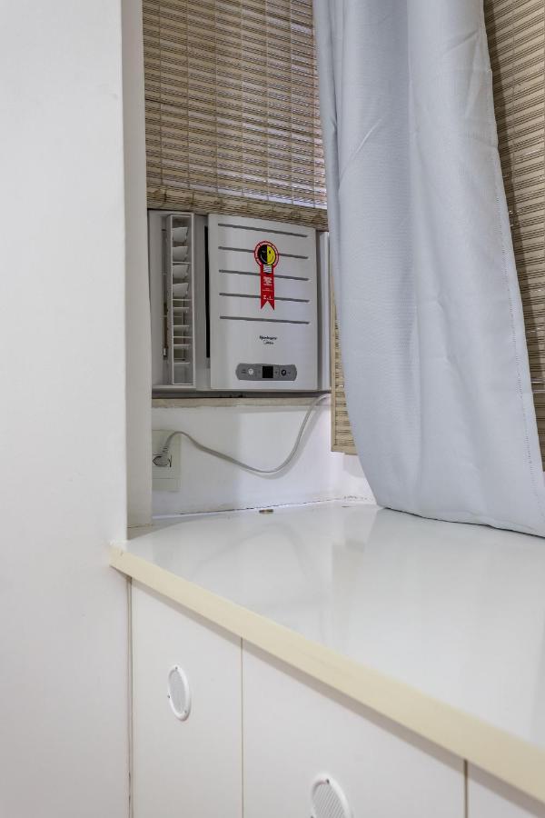 Apartamento Gracioso No Leblon - 2 Quartos - Ap102