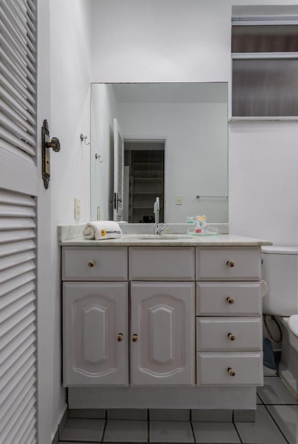 Apartamento Gracioso No Leblon - 2 Quartos - Ap102