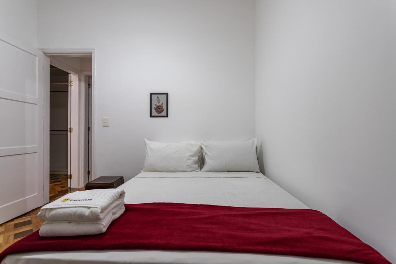 Apartamento Gracioso No Leblon - 2 Quartos - Ap102